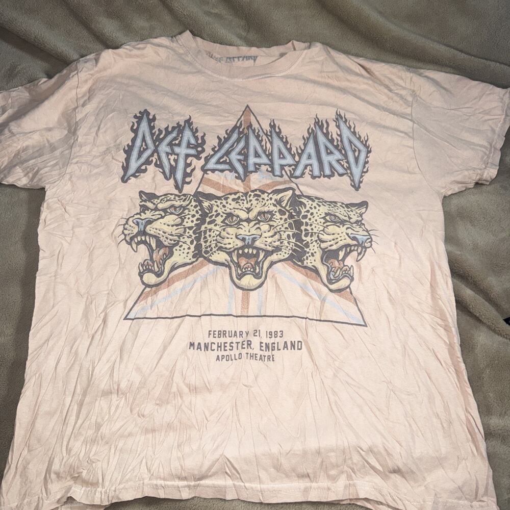 Def Leppard Concert T-Shirt Mens L Beige Graphic Manchester Apollo Theatre Tour - Picture 3 of 7